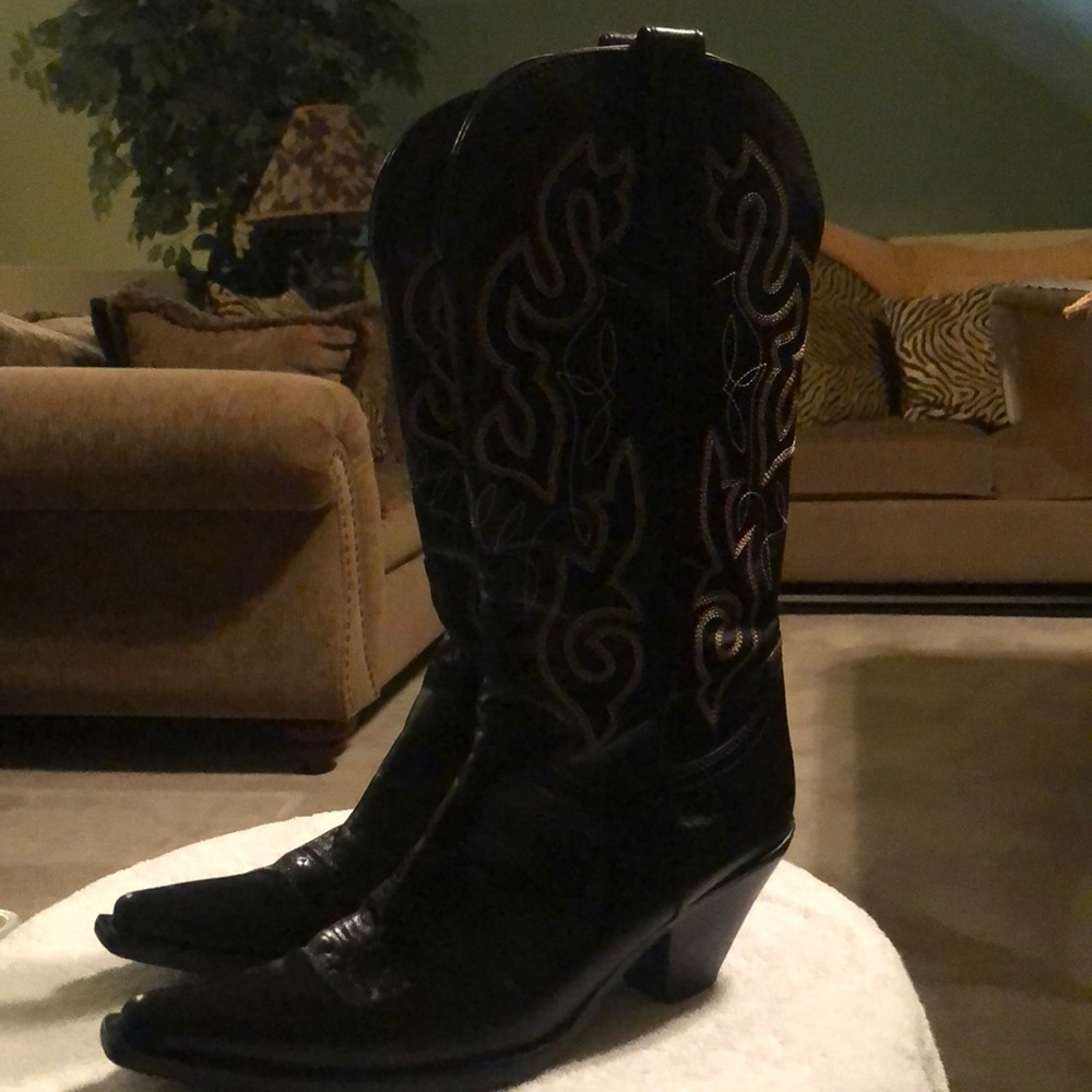 Manalya Vintage Black Western leather boots size 7.